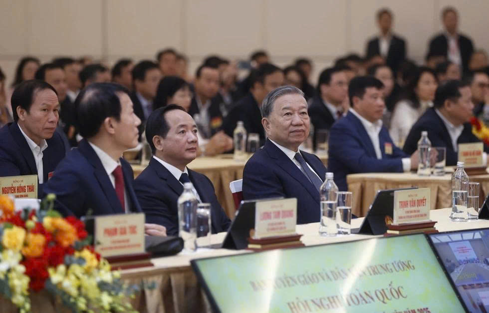  Tổng Bí thư Tô Lâm dự Hội nghị toàn quốc tổng kết công tác tuyên giáo và dân vận năm 2025 - ảnh 2