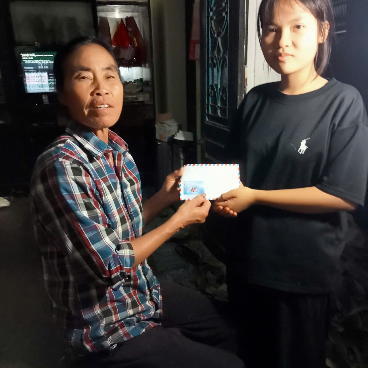 Hội LHPN xã Dân Hoà trao tặng quà cho hội viên phụ nữ và trẻ em mồ côi có hoàn cảnh khó khăn - ảnh 5