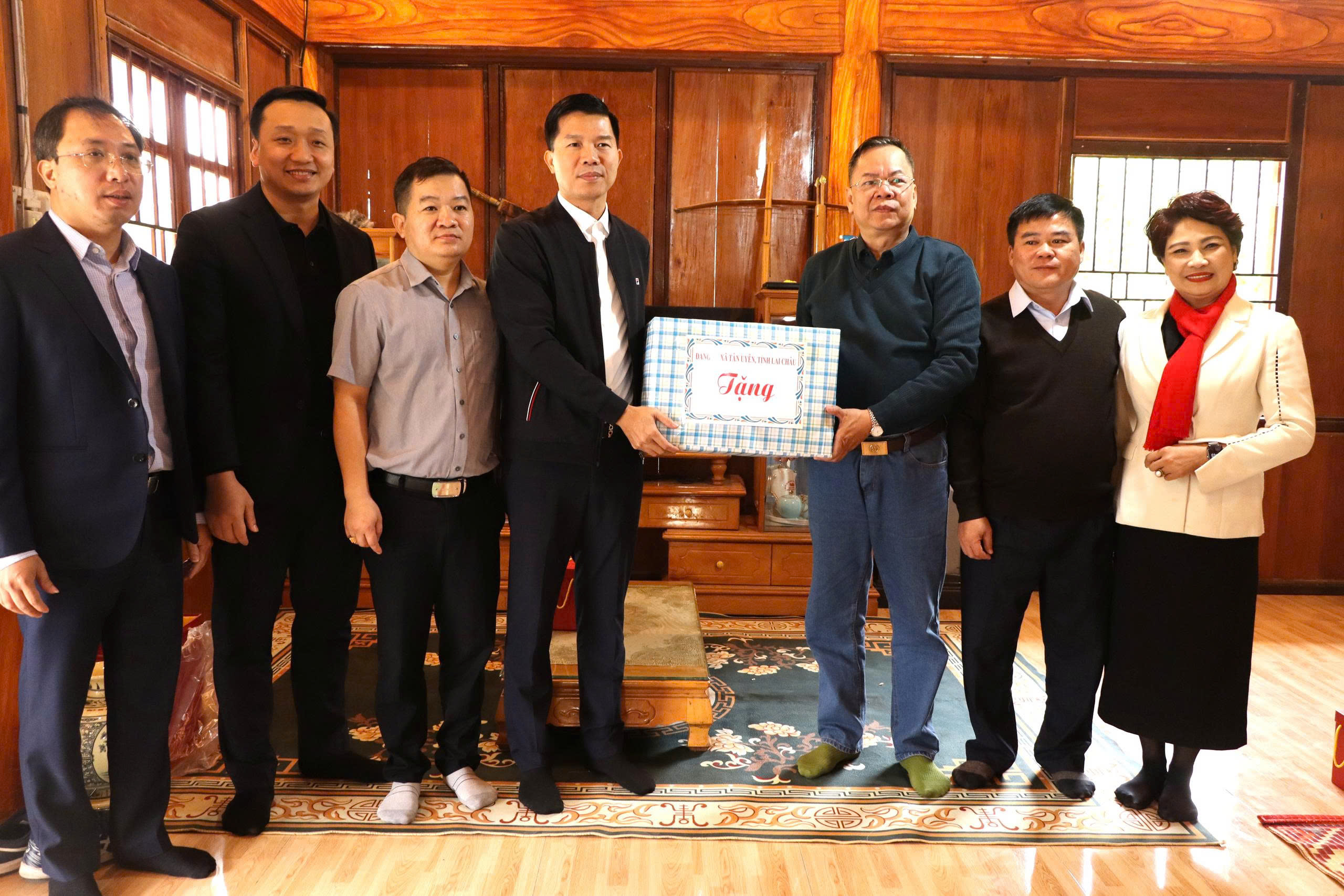  Mang yêu thương sưởi ấm mùa đông cho học sinh vùng cao - ảnh 14