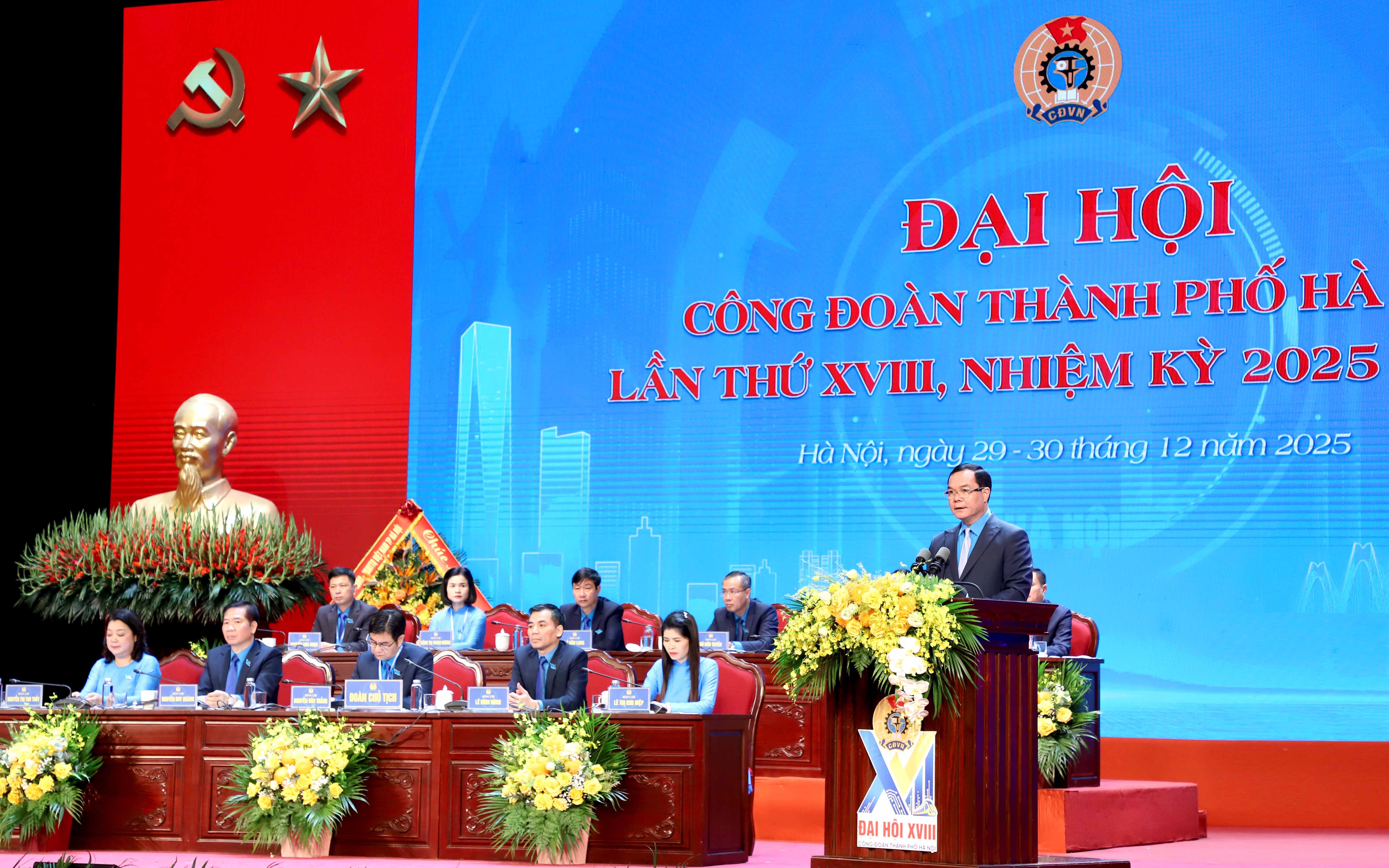 Khai mạc trọng thể Đại hội Công đoàn thành phố Hà Nội lần thứ XVIII, nhiệm kỳ 2025 - 2030 - ảnh 5