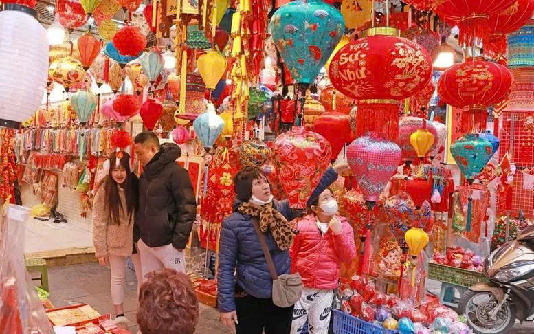 Hà Nội: Tổ chức phục vụ nhân dân đón năm mới, Xuân mới đảm vui tươi, lành mạnh, an toàn, tiết kiệm, gắn với các nhiệm vụ chính trị trọng tâm - ảnh 1