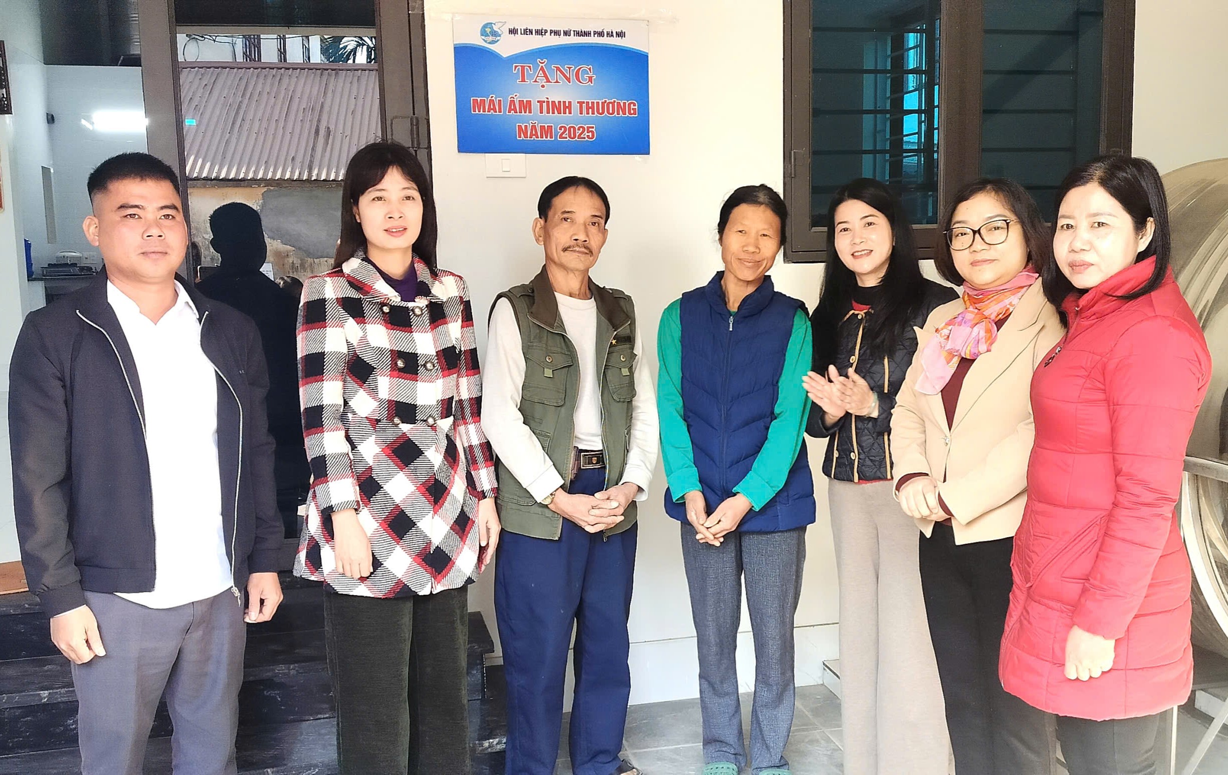 ​  Hội LHPN Hà Nội: Bàn giao Mái ấm tình thương cho hội viên phụ nữ có hoàn cảnh khó khăn - ảnh 3