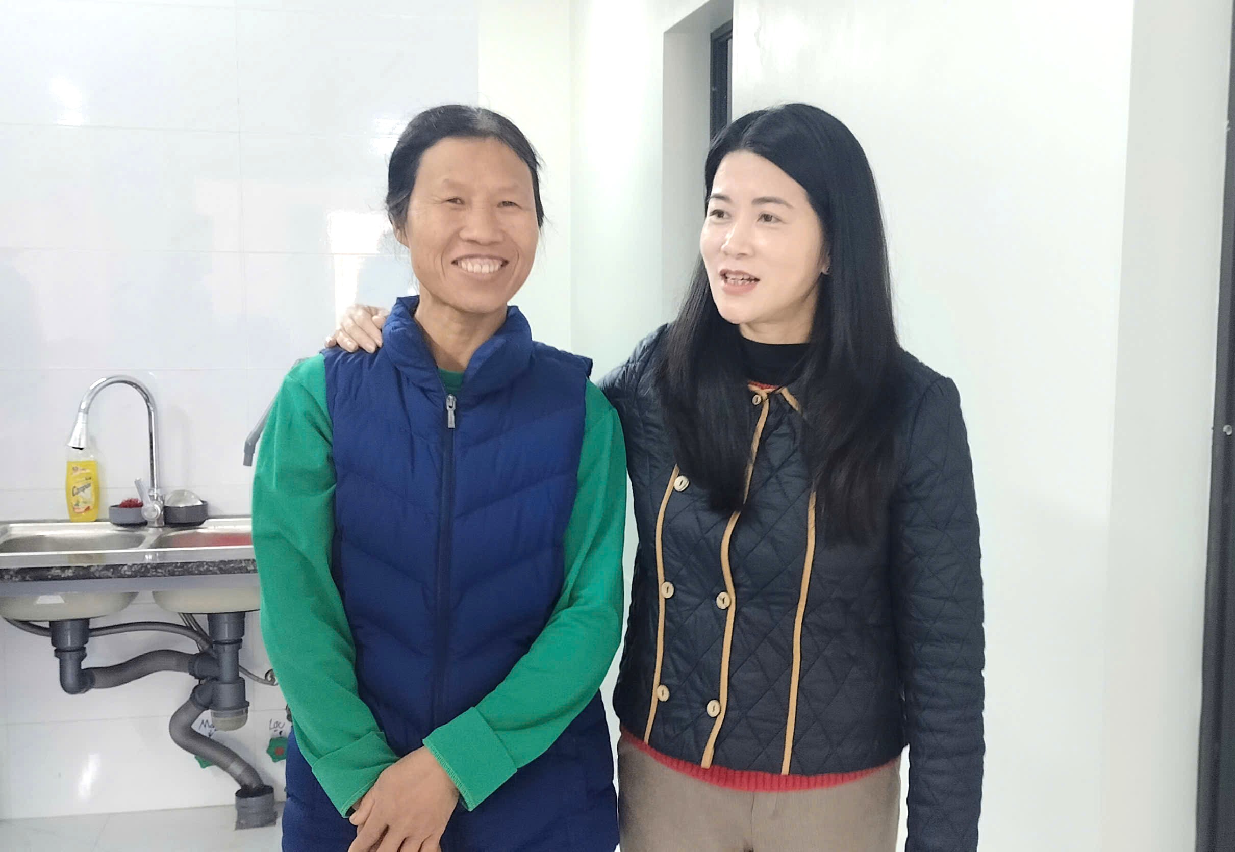 ​  Hội LHPN Hà Nội: Bàn giao Mái ấm tình thương cho hội viên phụ nữ có hoàn cảnh khó khăn - ảnh 2