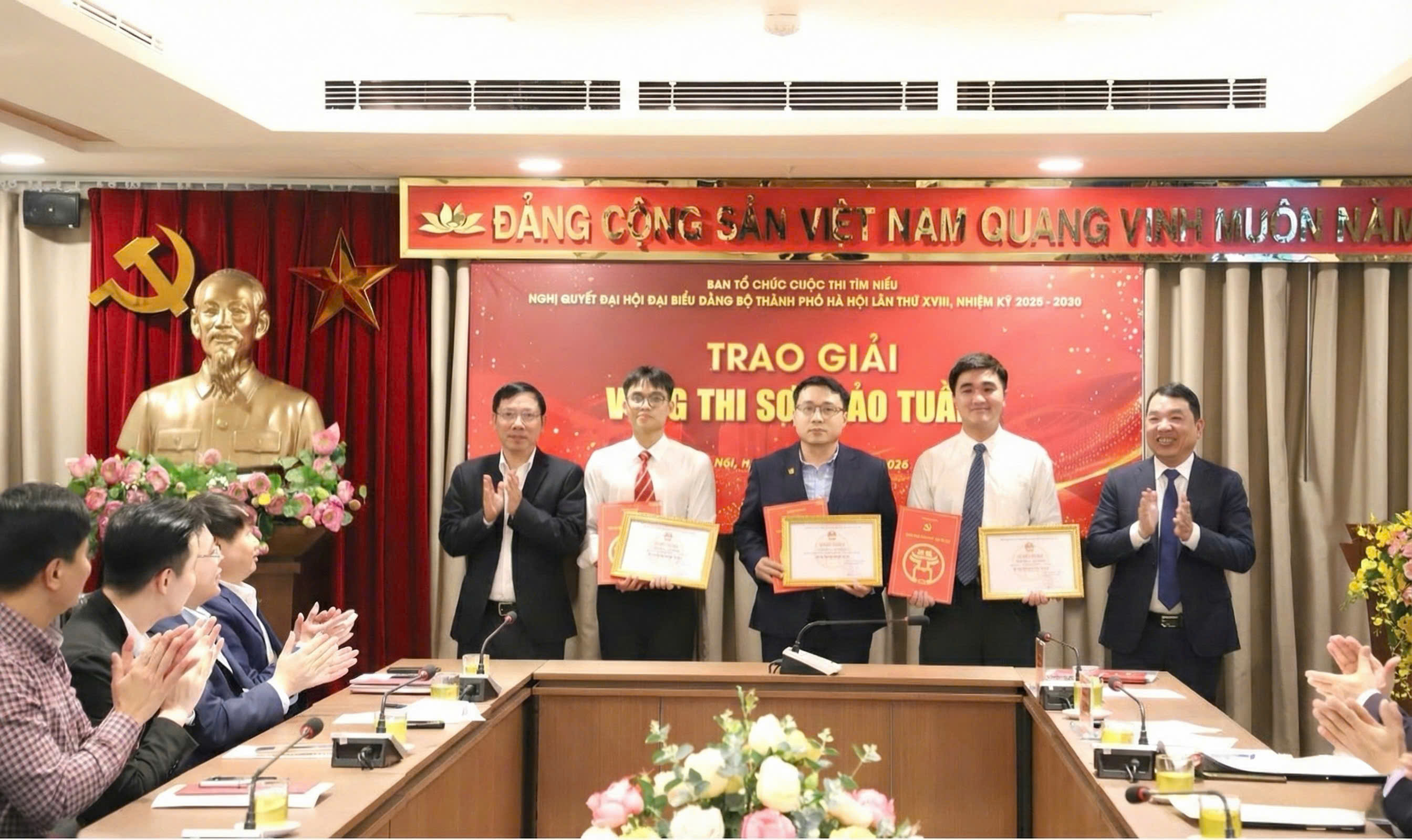 Hà Nội trao giải Vòng thi sơ khảo tuần 1 Cuộc thi tìm hiểu Nghị quyết Đại hội đại biểu Đảng bộ thành phố Hà Nội lần thứ XVIII - ảnh 3