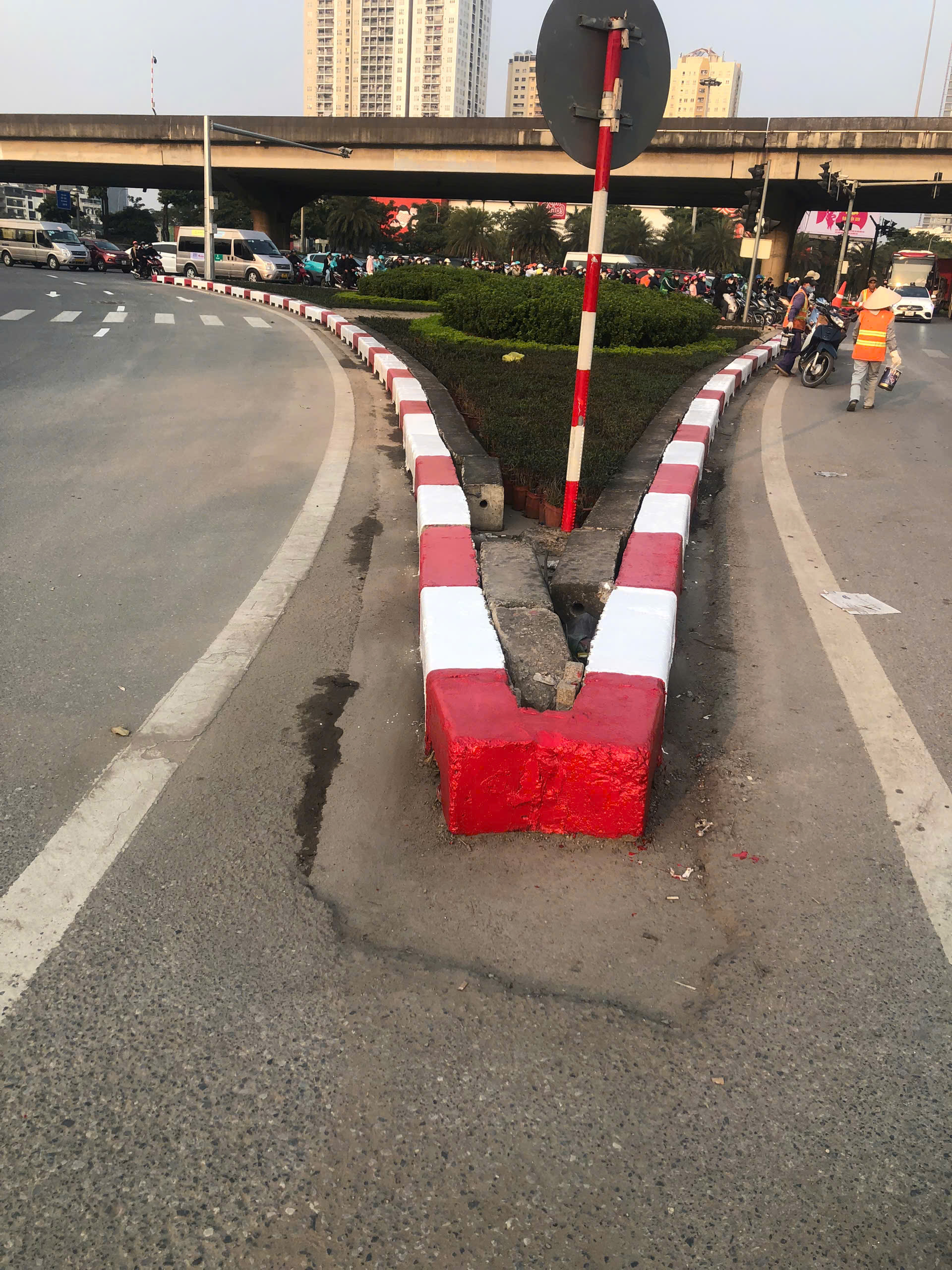 Hà Nội: Duy tu hệ thống kết cấu hạ tầng giao thông phục vụ Đại hội XIV của Đảng - ảnh 1