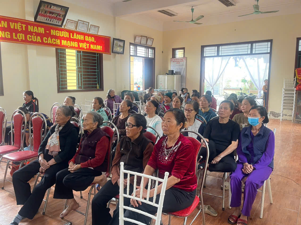 Hội LHPN xã Dân Hòa sinh hoạt chi hội điểm - lan tỏa vai trò phụ nữ trong cộng đồng - ảnh 4