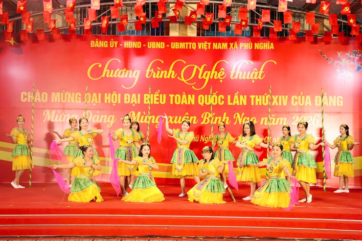 Xã Phú Nghĩa tổ chức Chương trình nghệ thuật chào mừng Đại hội đại biểu toàn quốc lần thứ XIV của Đảng - ảnh 1