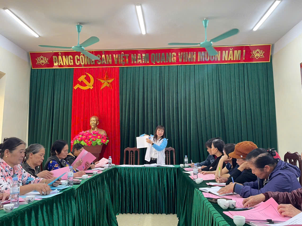 Hội LHPN xã Dân Hòa tổ chức Hội nghị tập huấn nghiệp vụ quản lý vốn vay ủy thác - ảnh 1