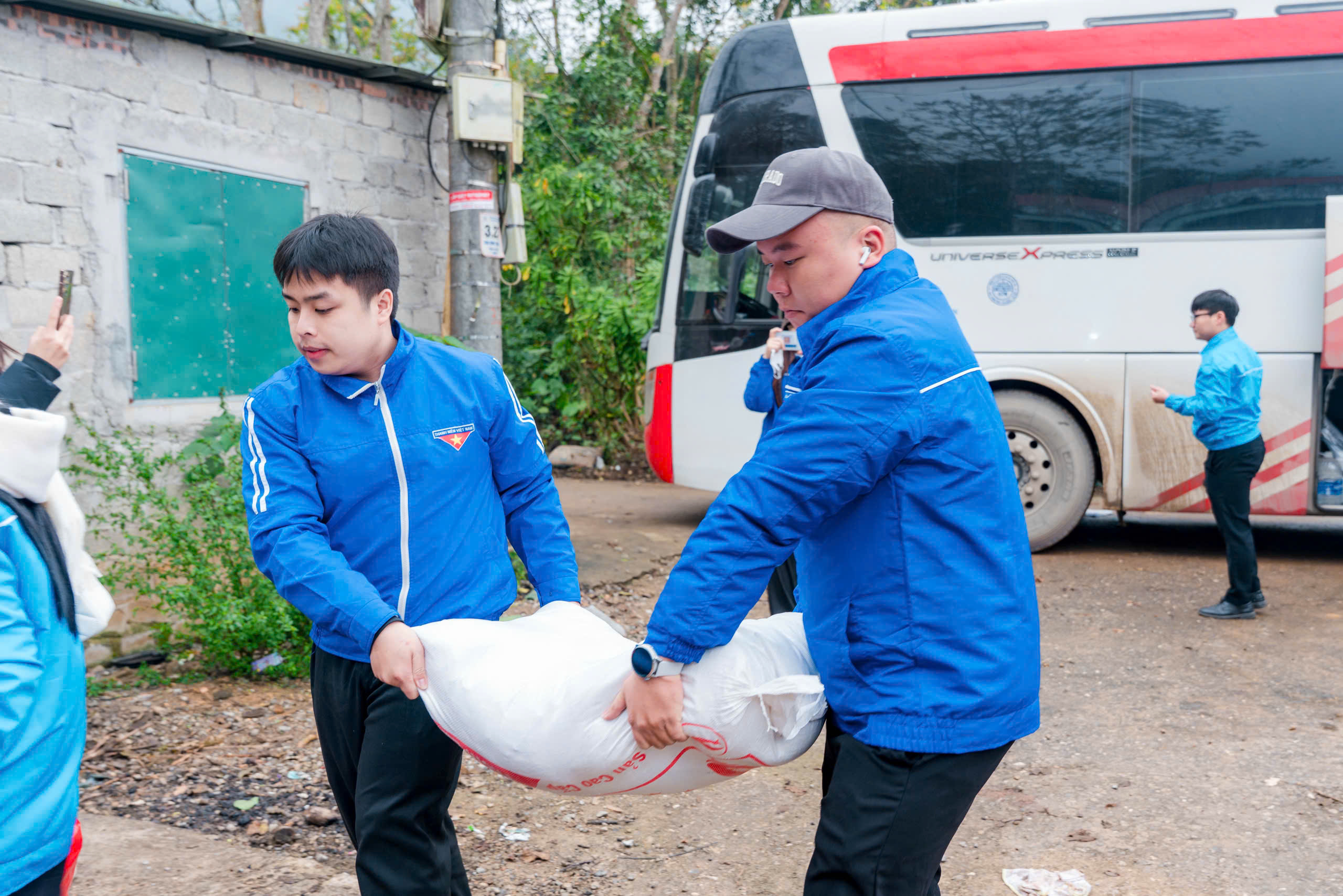 Tuổi trẻ Thủ đô với chương trình tình nguyện “Đông ấm - Xuân tình nguyện - Tết sẻ chia” năm 2026 - ảnh 9