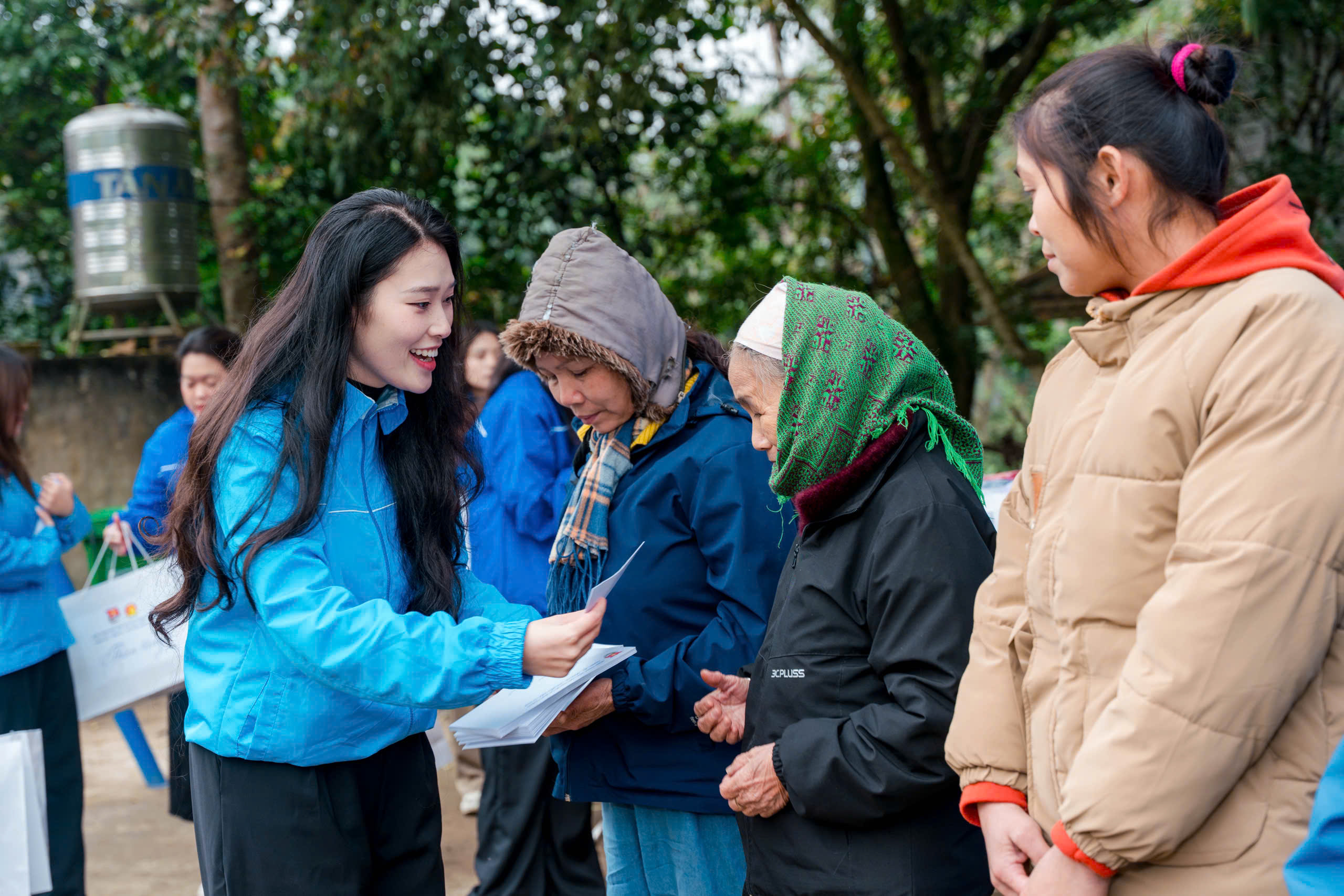 Tuổi trẻ Thủ đô với chương trình tình nguyện “Đông ấm - Xuân tình nguyện - Tết sẻ chia” năm 2026 - ảnh 4