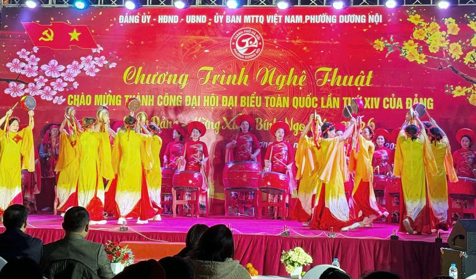 Phường Dương Nội tổ chức chương trình nghệ thuật chào mừng thành công Đại hội XIV của Đảng - ảnh 1