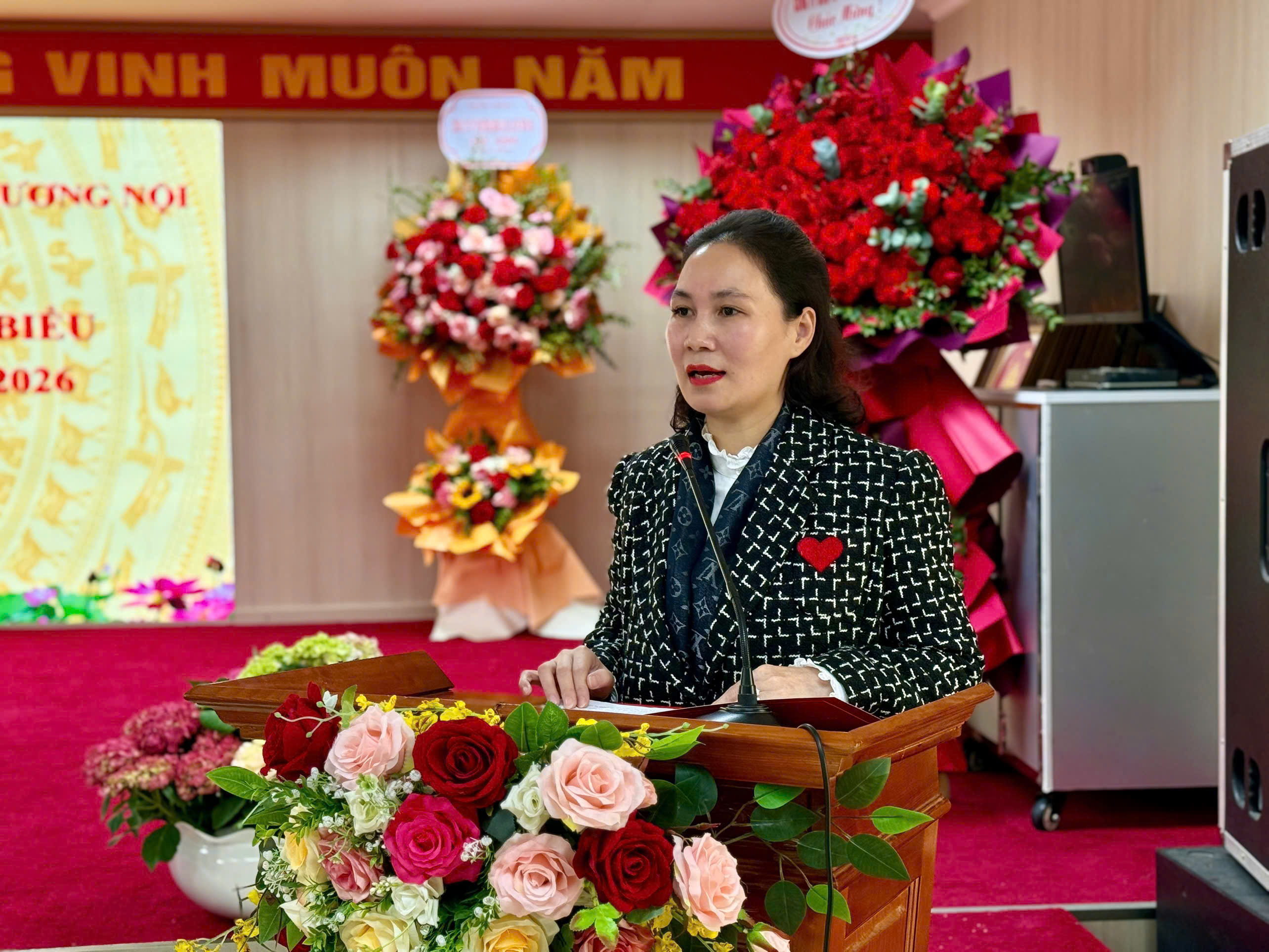 Phường Dương Nội gặp mặt các doanh nghiệp tiêu biểu trên địa bàn nhân dịp Xuân Bính Ngọ - ảnh 3