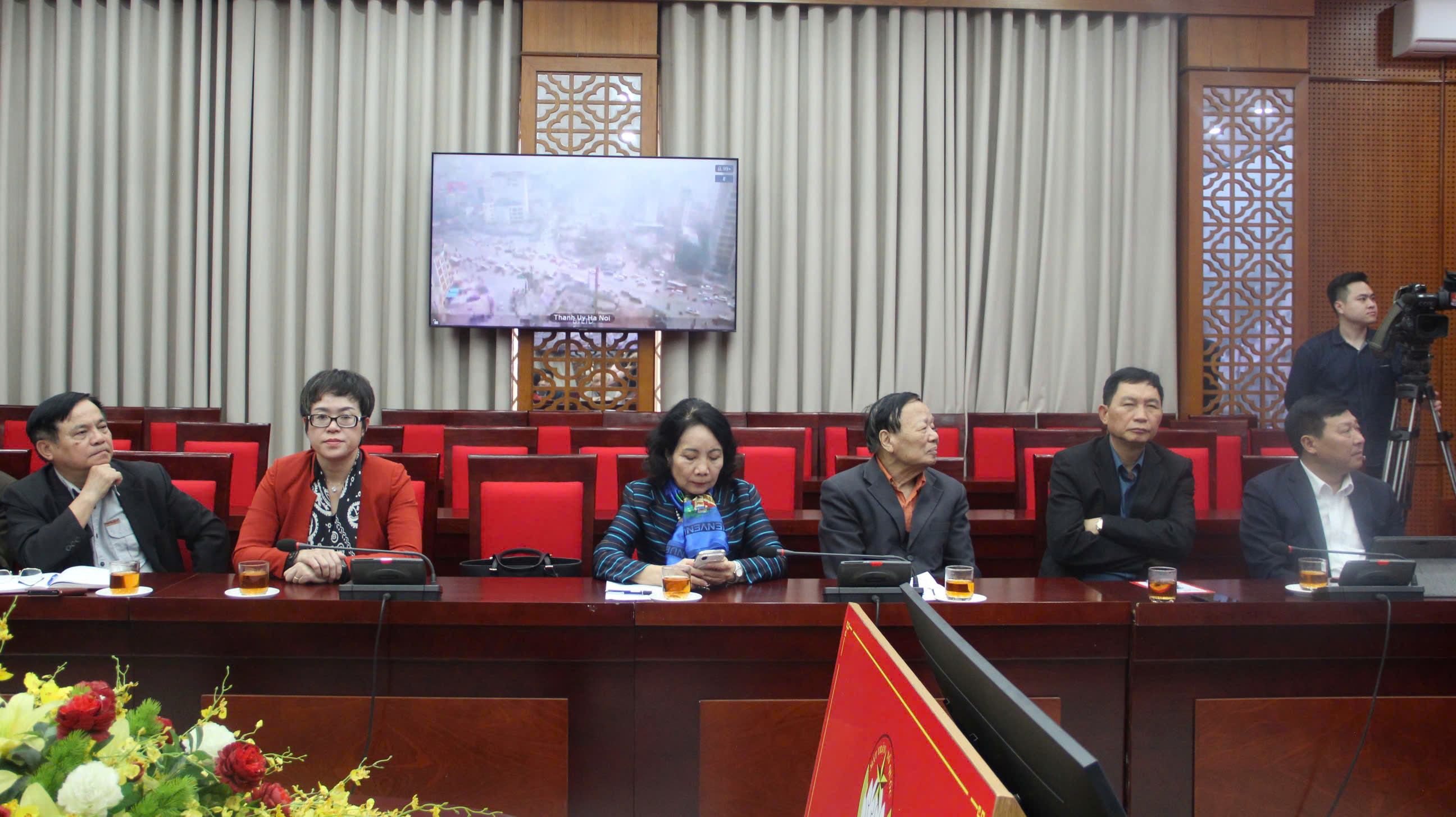 Hội nghị giao ban Thành ủy, HĐND, UBND, Ủy ban MTTQ Việt Nam TP Hà Nội với cơ sở tháng 1/2026 - ảnh 4