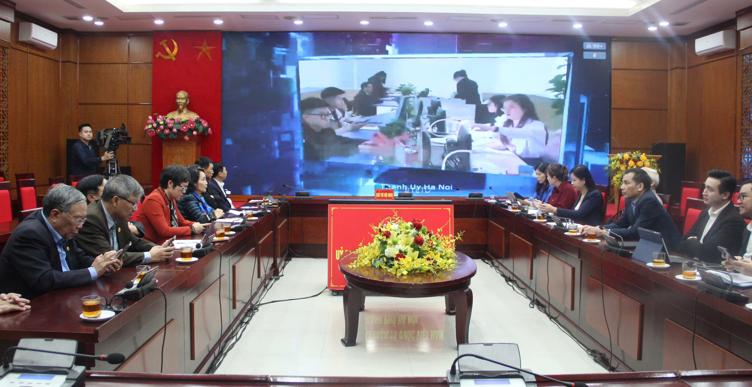 Hội nghị giao ban Thành ủy, HĐND, UBND, Ủy ban MTTQ Việt Nam TP Hà Nội với cơ sở tháng 1/2026 - ảnh 5