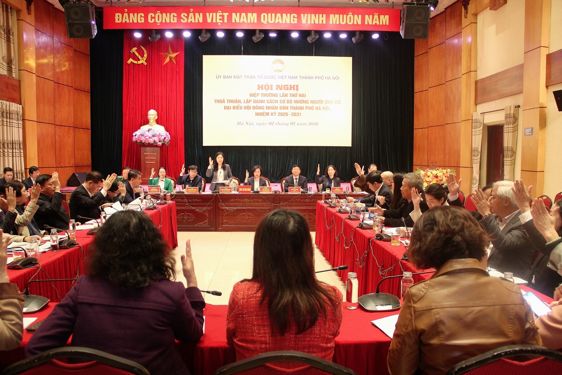 Hội nghị hiệp thương lần thứ hai thỏa thuận, lập danh sách sơ bộ những người ứng cử đại biểu Quốc hội khóa XVI và đại biểu HĐND thành phố Hà Nội - ảnh 1