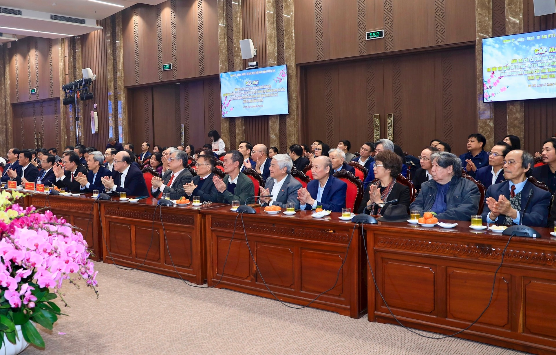 Bí thư Thành ủy Hà Nội Nguyễn Duy Ngọc: Hài hòa giữa gìn giữ bản sắc và phát huy các yếu tố hiện đại trong quá trình phát triển - ảnh 2