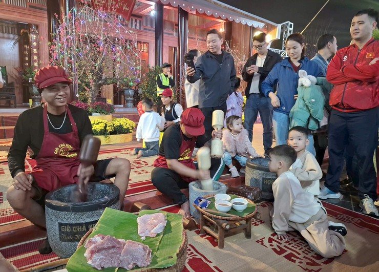 Rực rỡ sắc xuân tại Lễ hội hoa, cây cảnh, sản phẩm OCOP và đặc sản vùng miền năm 2026 - ảnh 2