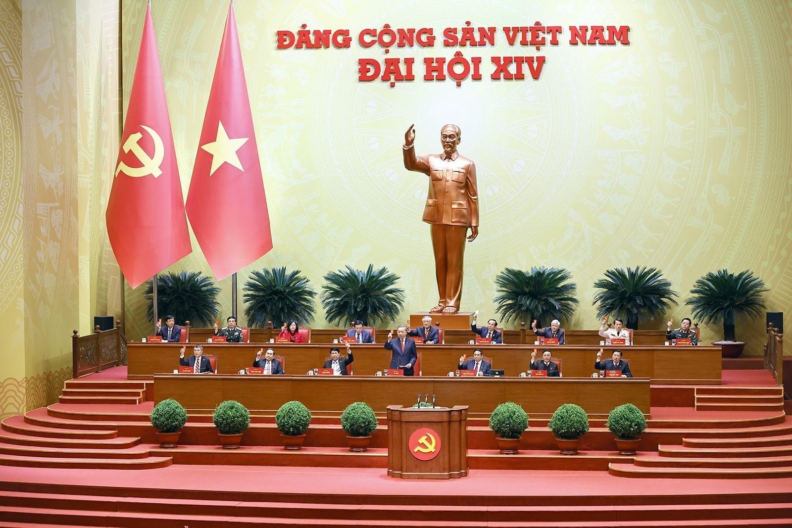 Năm đầu tiên thực hiện Nghị quyết Đại hội lần thứ XIV của Đảng: Mốc son mới của dân tộc - ảnh 1