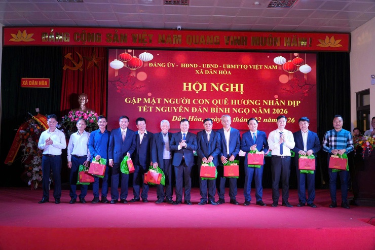 Xã Dân Hòa long trọng tổ chức Hội nghị gặp mặt người con quê hương - ảnh 3