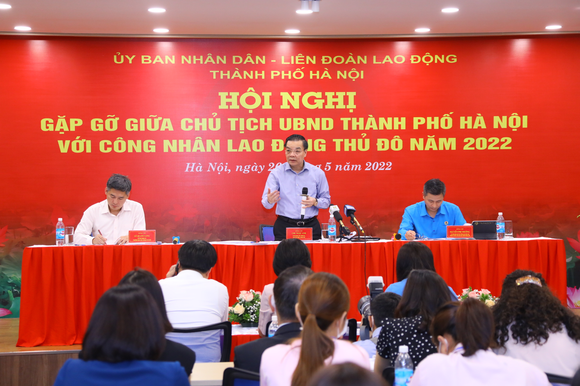 Chủ tịch UBND TP Hà Nội đối thoại, tháo gỡ khó khăn vướng mắc cho doanh nghiệp và người lao động - ảnh 1