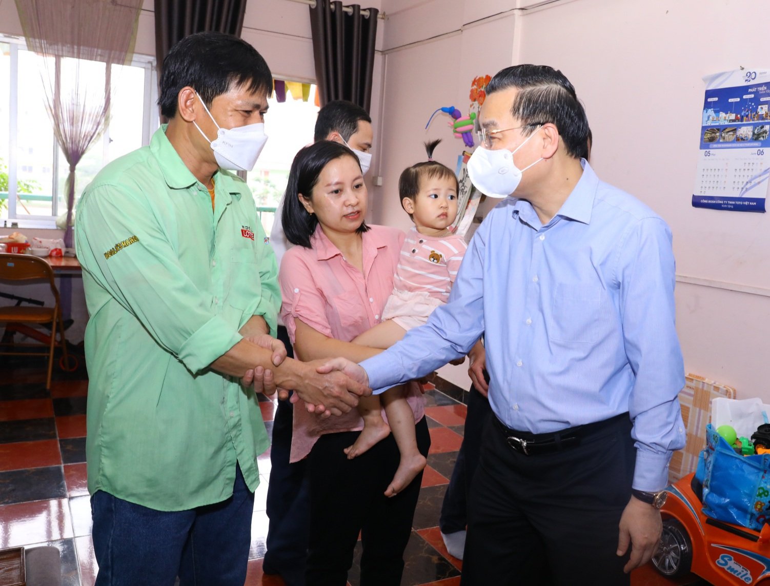 Chủ tịch UBND TP Hà Nội đối thoại, tháo gỡ khó khăn vướng mắc cho doanh nghiệp và người lao động - ảnh 6