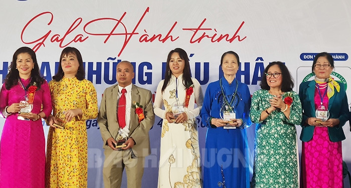 20 năm hành trình ghi lại những dấu chân:Nữ nhà báo đồng hành cùng doanh nghiệp - ảnh 4