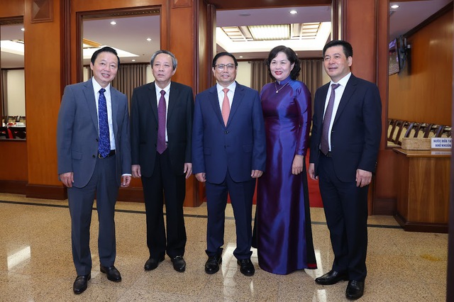 Chùm ảnh: Bế mạc Hội nghị Trung ương giữa nhiệm kỳ - Ảnh 5. Chùm ảnh: Bế mạc Hội nghị Trung ương giữa nhiệm kỳ - Ảnh 5.