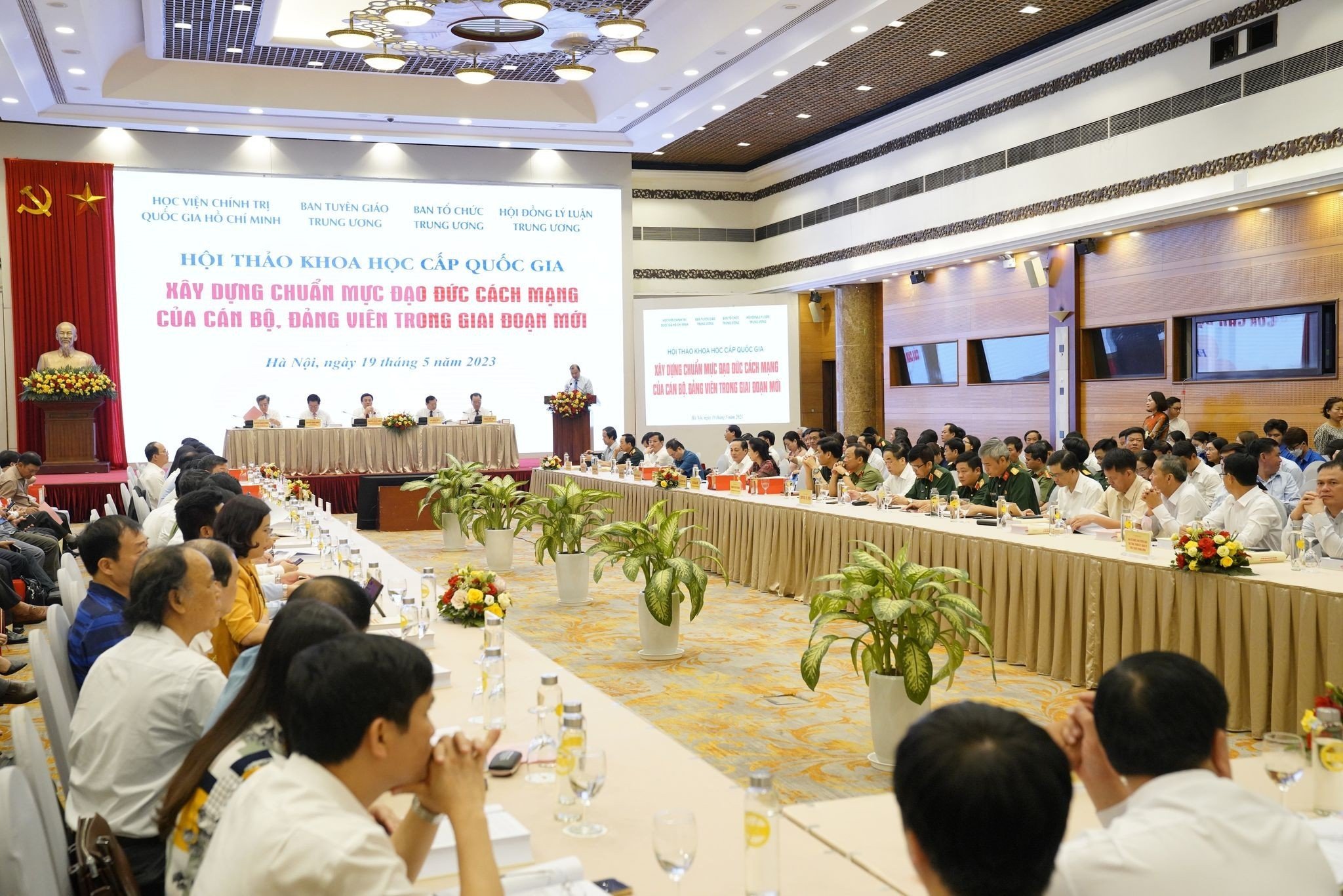 Xây dựng chuẩn mực đạo đức cách mạng của cán bộ, đảng viên trong giai đoạn mới - ảnh 4