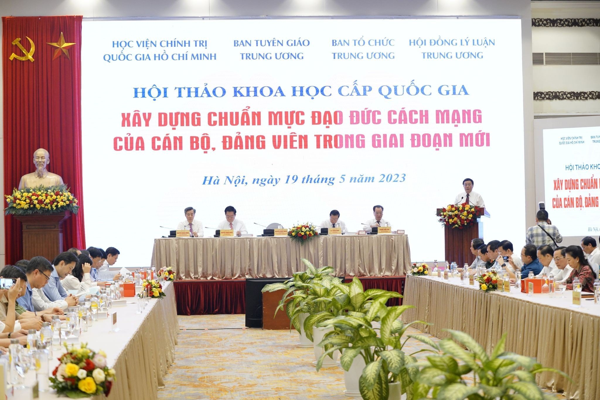 Xây dựng chuẩn mực đạo đức cách mạng của cán bộ, đảng viên trong giai đoạn mới - ảnh 3
