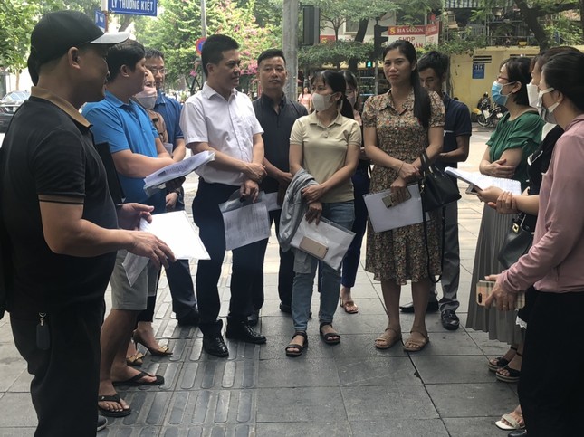 Đề toán thi vào 10 ở Hà Nội in mờ: Phụ huynh gửi đơn kiến nghị - ảnh 1