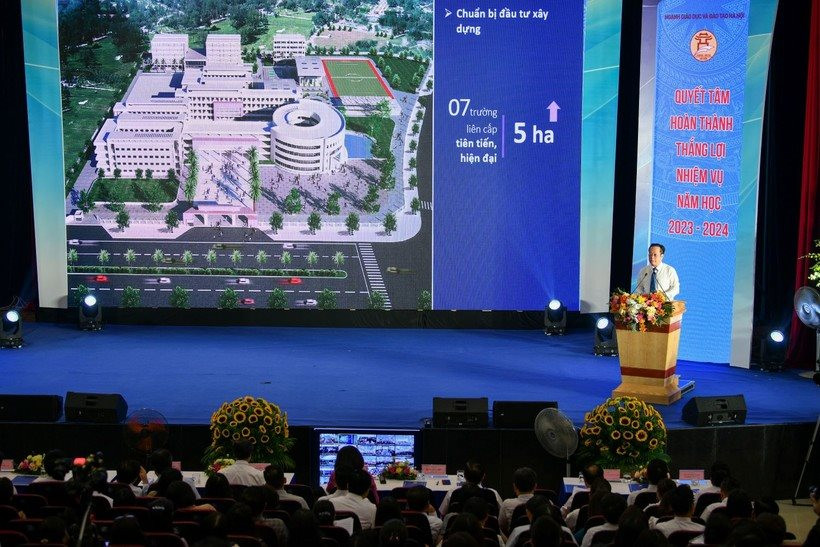Hà Nội phải dứt khoát không còn cảnh phụ huynh xếp hàng nộp hồ sơ trong tuyển sinh - ảnh 1