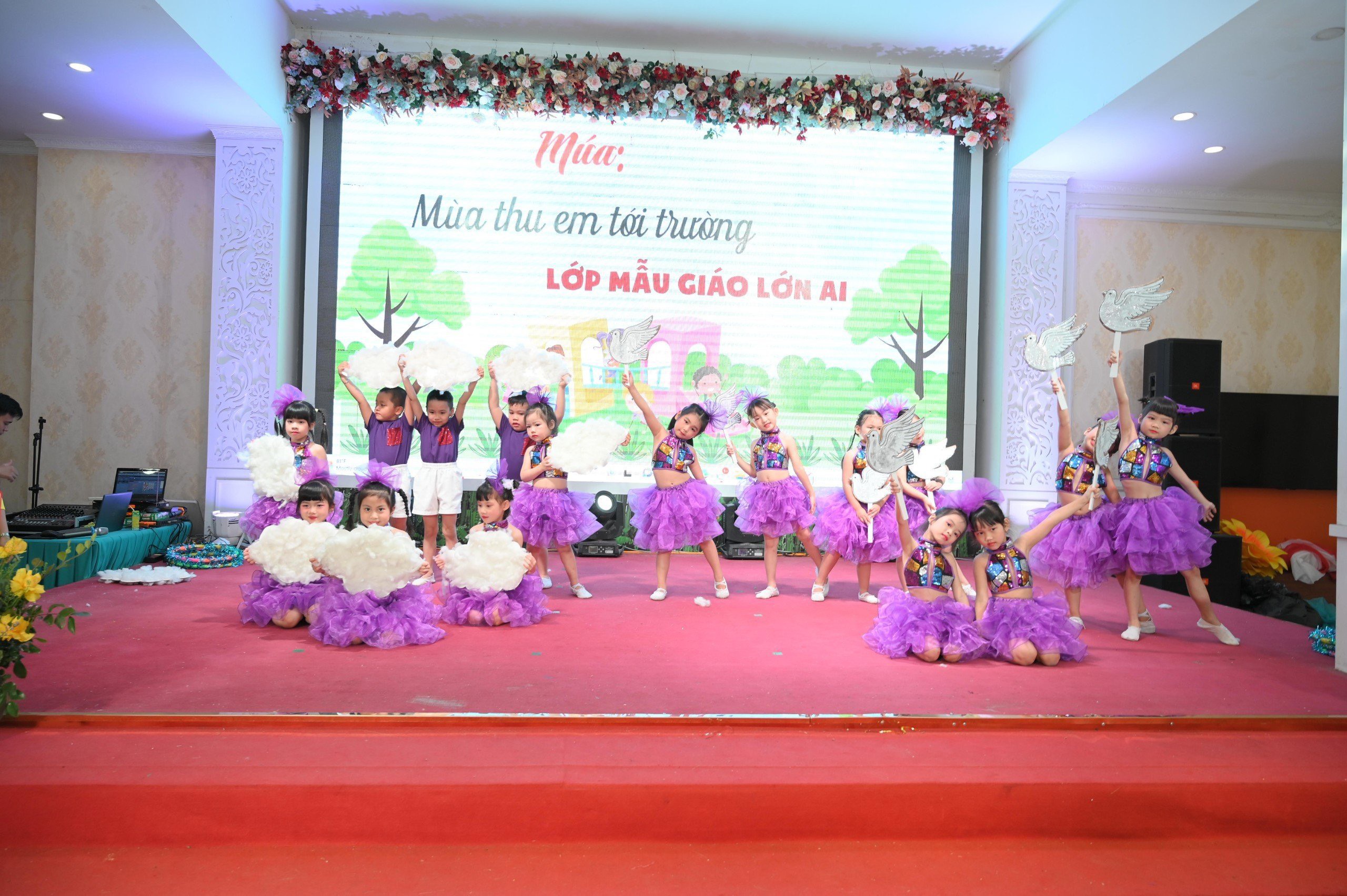 Hơn 53.000 học sinh quận Ba Đình hân hoan chào đón năm học mới - ảnh 6