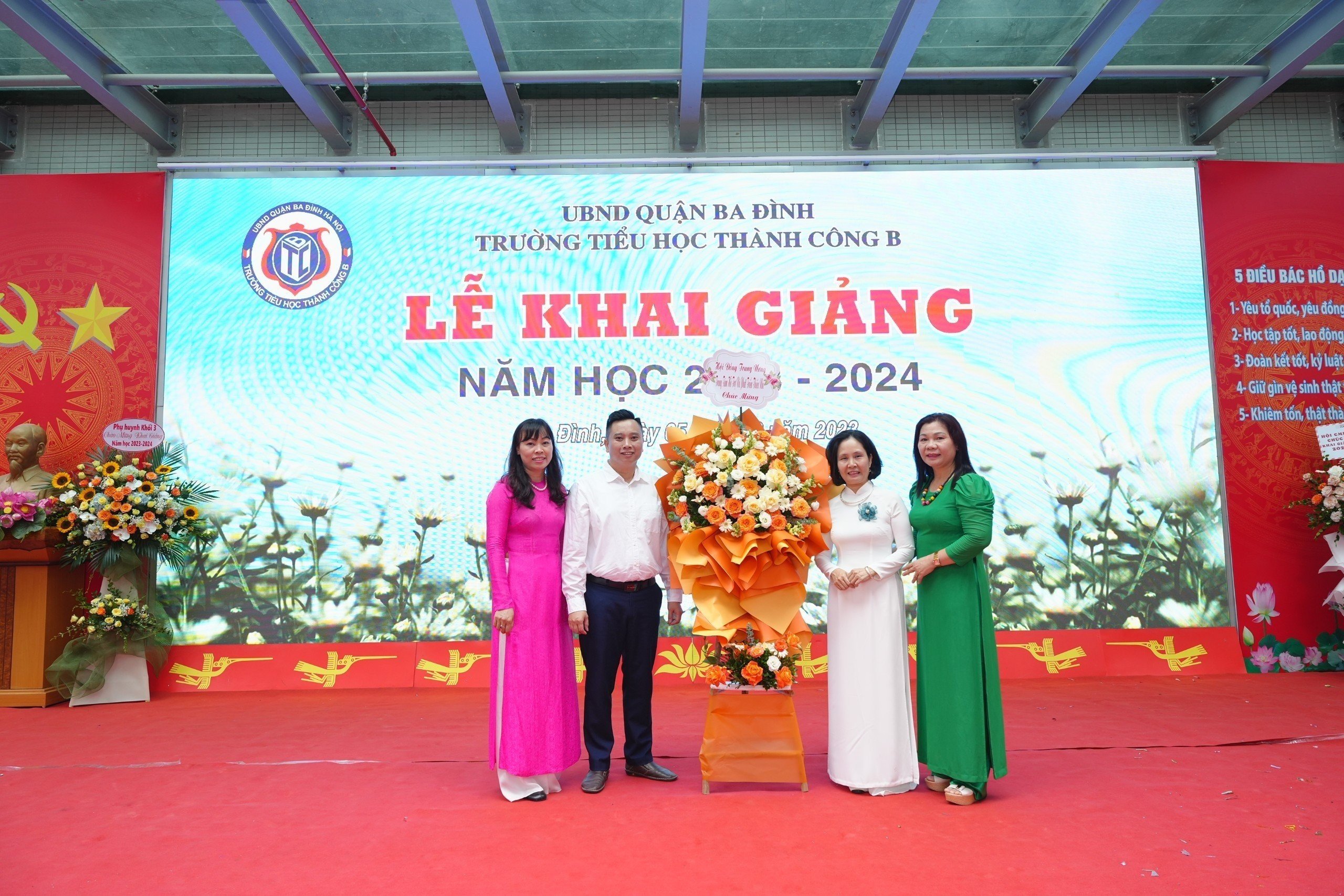 Hơn 53.000 học sinh quận Ba Đình hân hoan chào đón năm học mới - ảnh 5