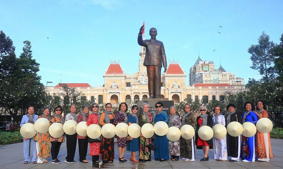  Vòng tay kết nối của những người phụ nữ từng tham gia kháng chiến, bị tù đày trong các nhà tù đế quốc - ảnh 1