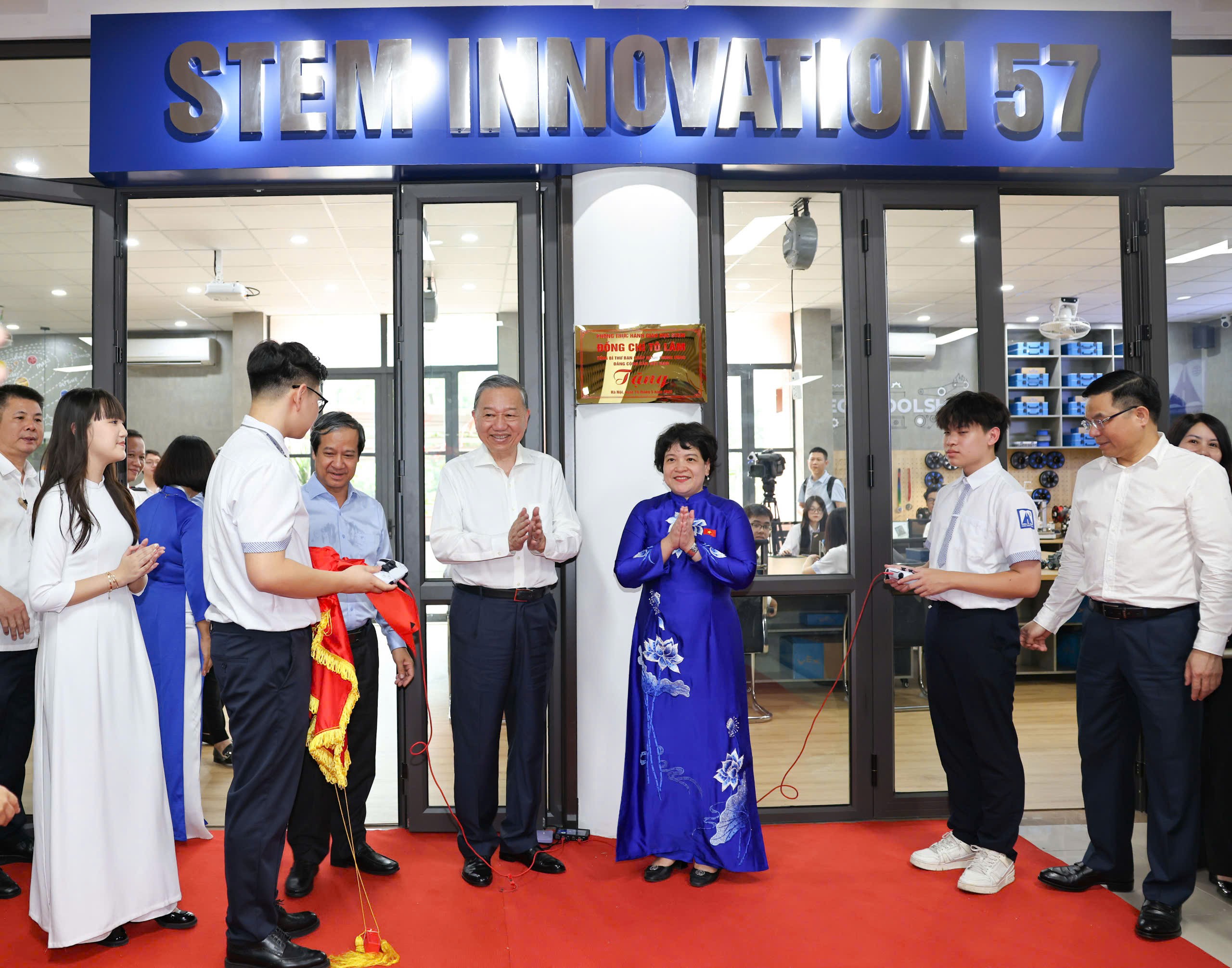 Tổng Bí thư Tô Lâm trải nghiệm giáo dục STEM cùng học sinh Hà Nội - ảnh 4