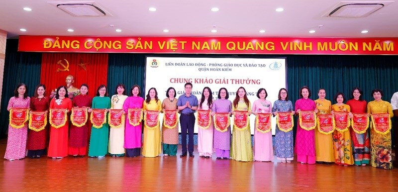  Chung khảo Giải thưởng “Nhà giáo Hoàn Kiếm tâm huyết, sáng tạo” năm 2025 - ảnh 7