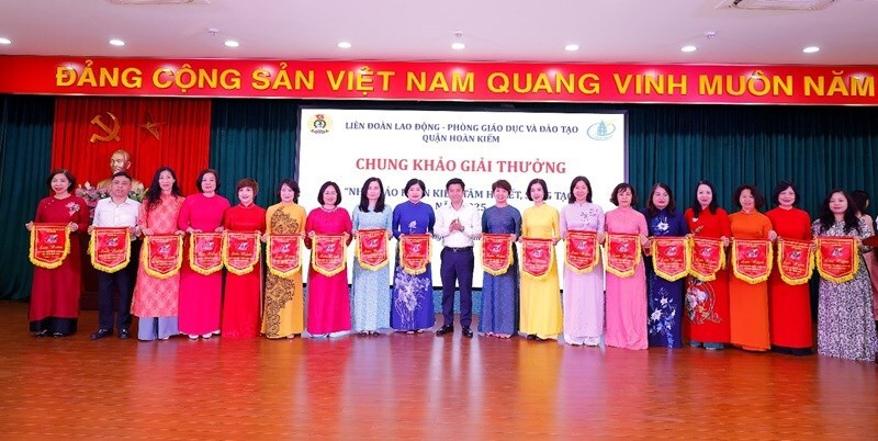  Chung khảo Giải thưởng “Nhà giáo Hoàn Kiếm tâm huyết, sáng tạo” năm 2025 - ảnh 8