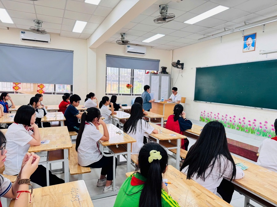 Hơn 1800 học sinh tranh tài tại Kỳ thi Olympic các môn văn hóa cấp THCS năm học 2024-2025 - ảnh 4