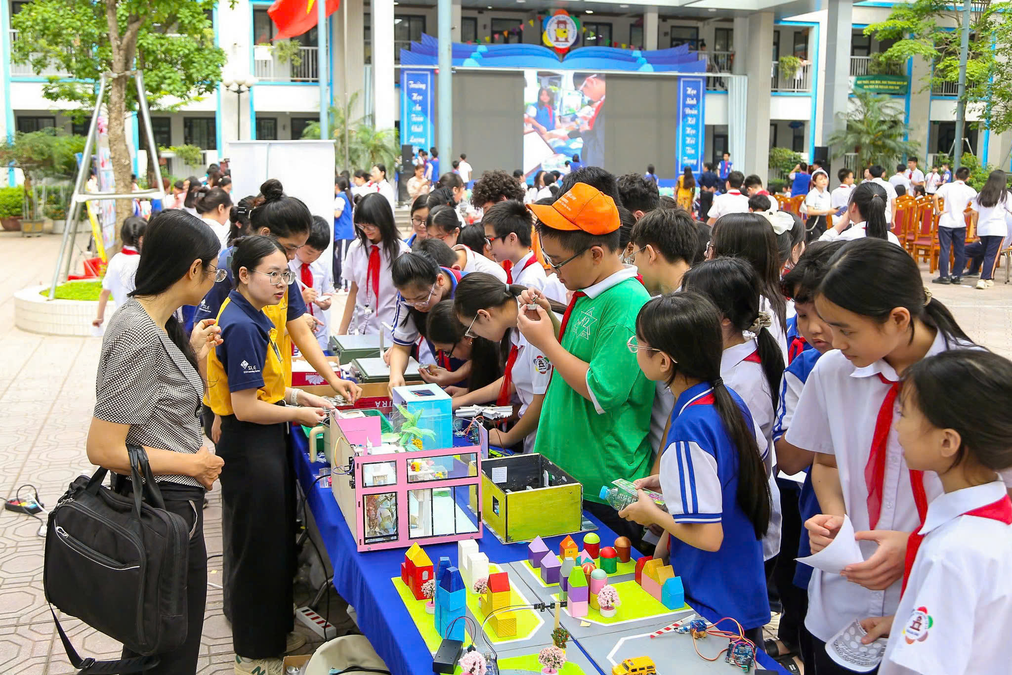 Chú Trọng phát triển giáo Dục STEM: Học sinh Ba Đình