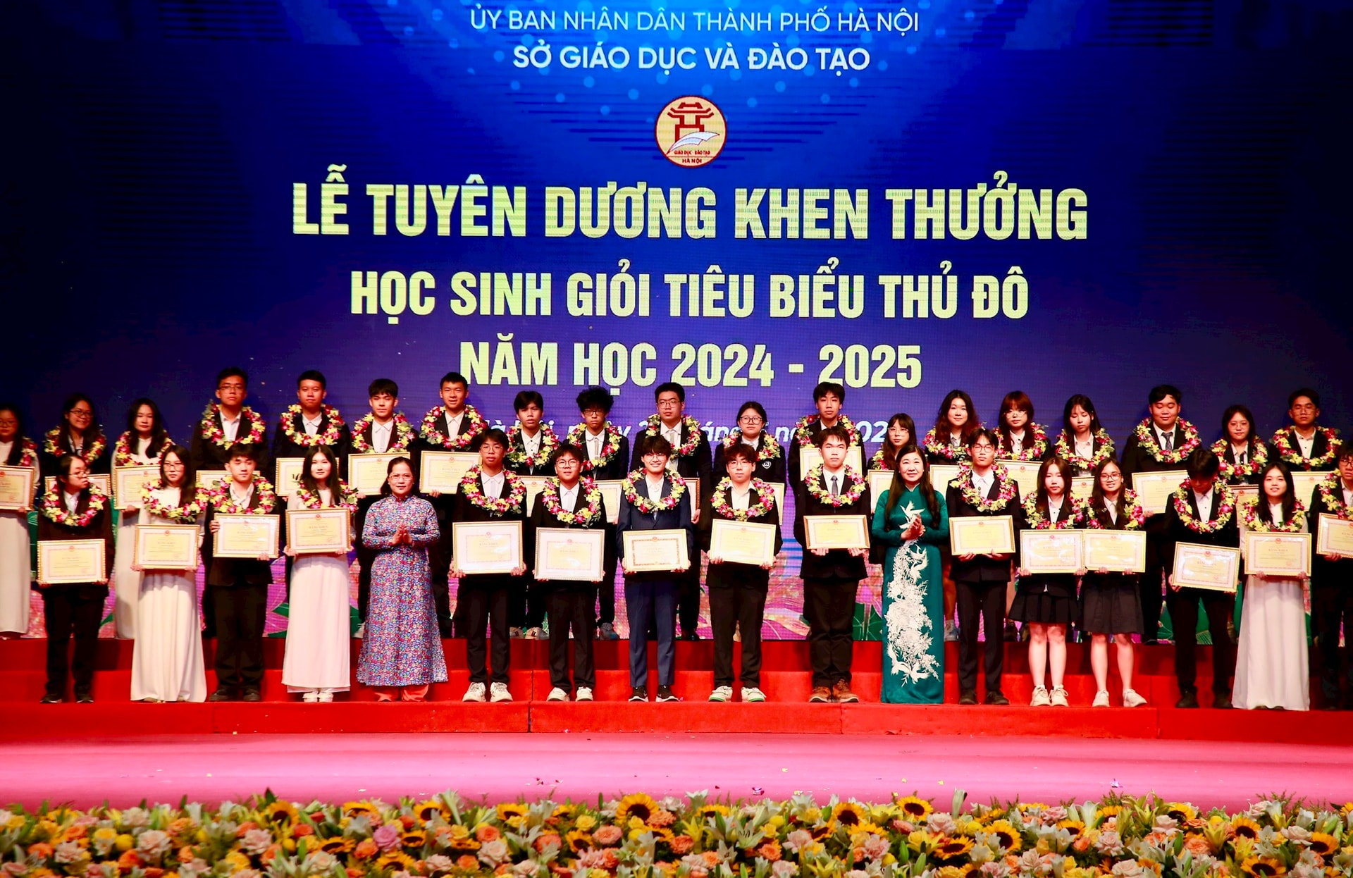 Hà Nội: Tuyên dương khen thưởng học sinh giỏi tiêu biểu Thủ đô năm học 2024 - 2025 - ảnh 3
