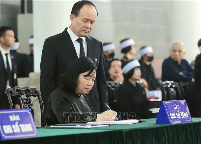 Lãnh đạo thành phố Hà Nội viếng nguyên Chủ tịch nước Trần Đức Lương - ảnh 4