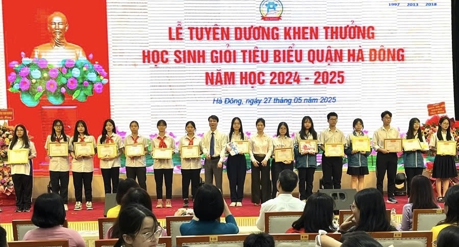 Tuyên dương 168 học sinh giỏi tiêu biểu - ảnh 2