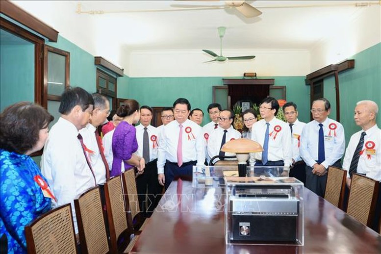 Lễ báo công dâng Bác nhân kỷ niệm 100 năm Ngày Báo chí Cách mạng Việt Nam - ảnh 3