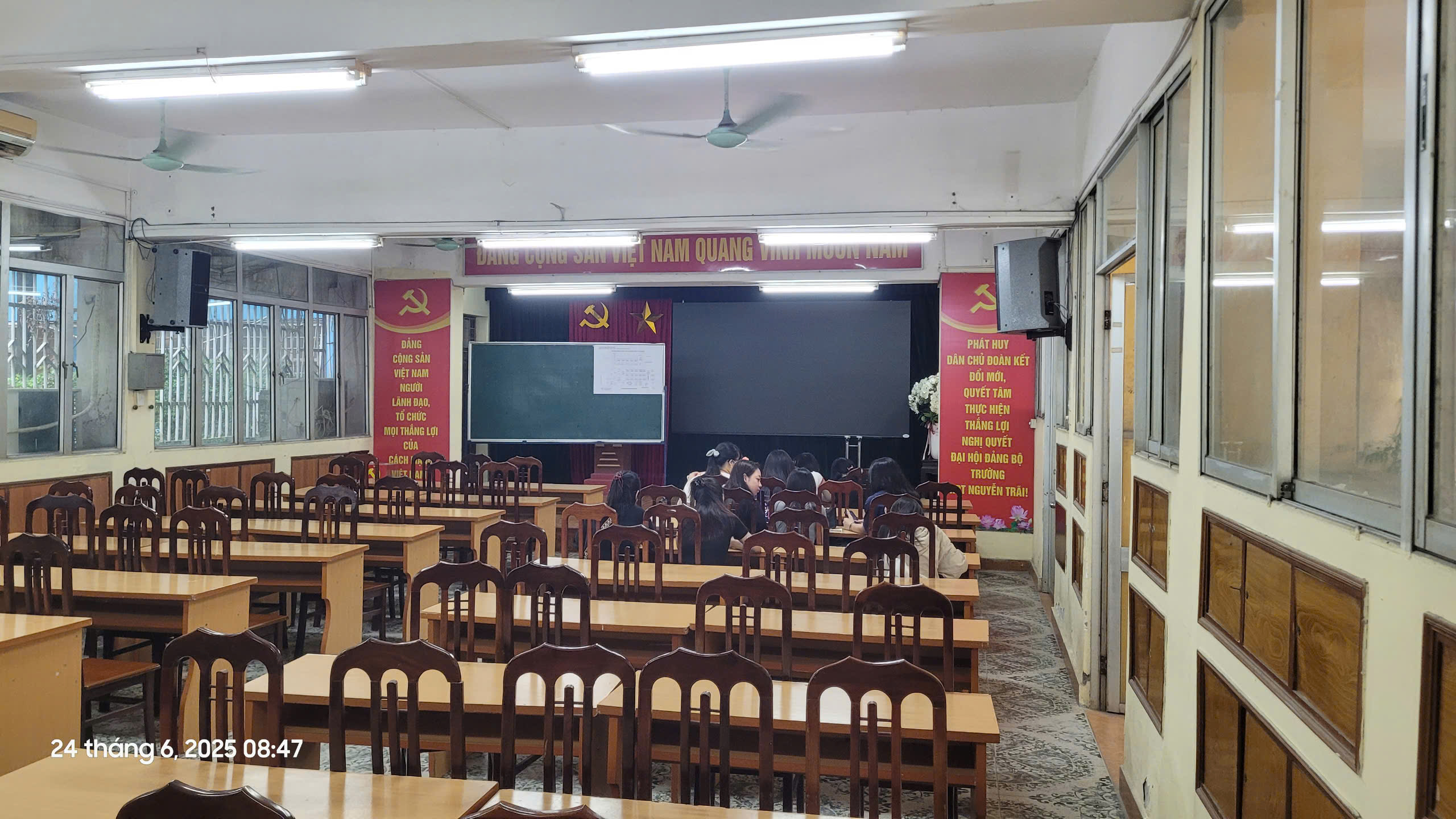 Quận Ba Đình: Các điểm thi đã sẵn sàng cho kỳ thi tốt nghiệp THPT năm 2025 - ảnh 8