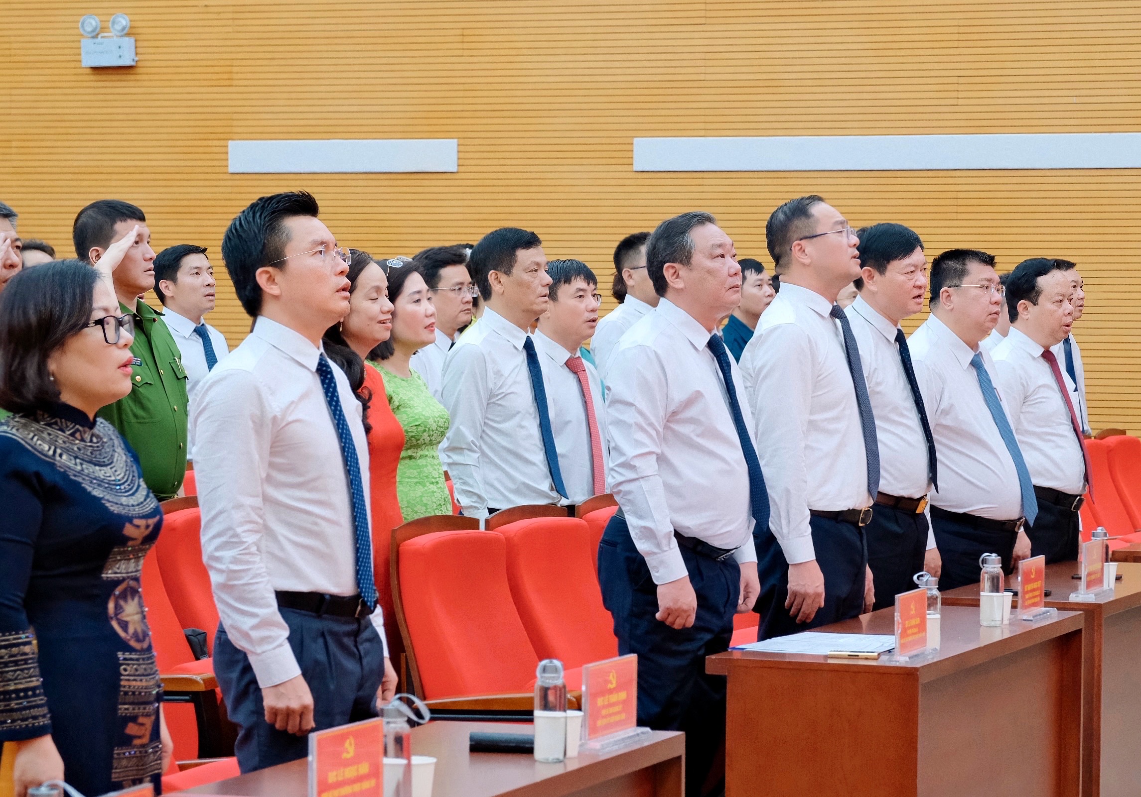 Hà Nội trao quyết định nhân sự phường Đống Đa, Kim Liên, Văn Miếu-Quốc Tử Giám, Ô Chợ Dừa - ảnh 1
