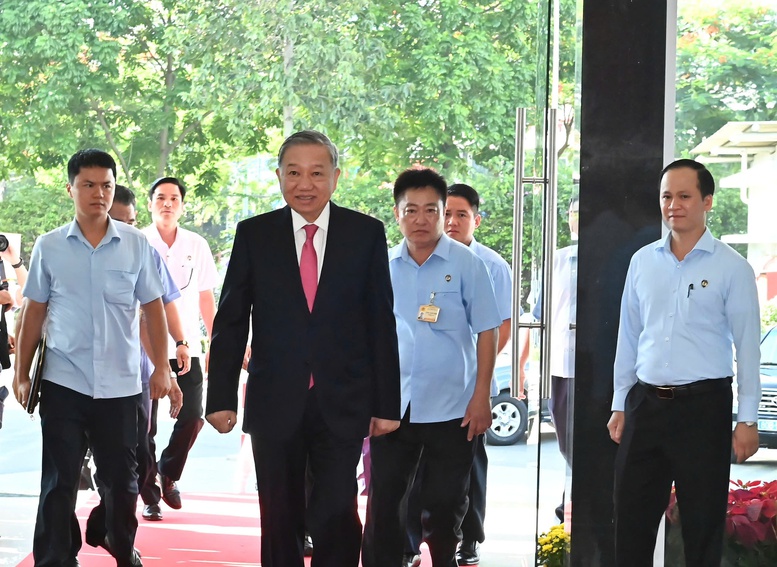 Công bố nghị quyết, quyết định sáp nhập đơn vị hành chính, chỉ định nhân sự trên cả nước - ảnh 1