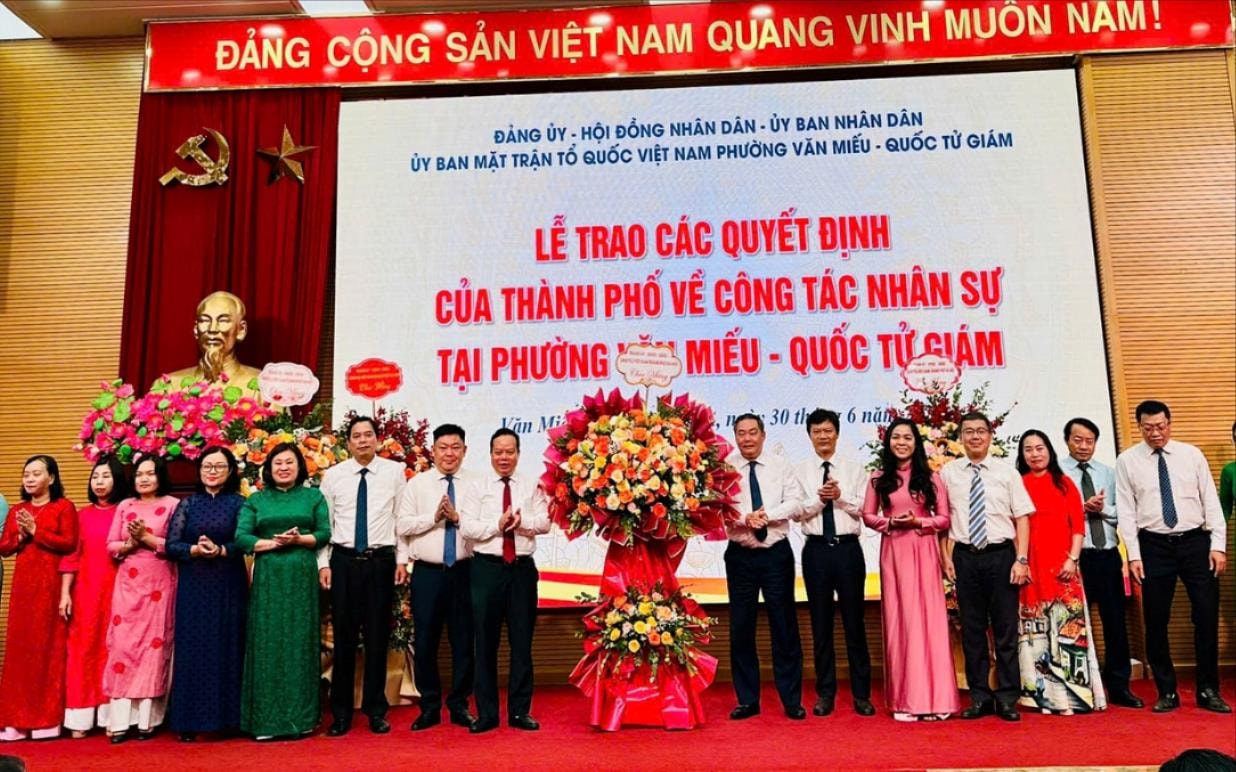 Hà Nội trao quyết định nhân sự phường Đống Đa, Kim Liên, Văn Miếu-Quốc Tử Giám, Ô Chợ Dừa - ảnh 5