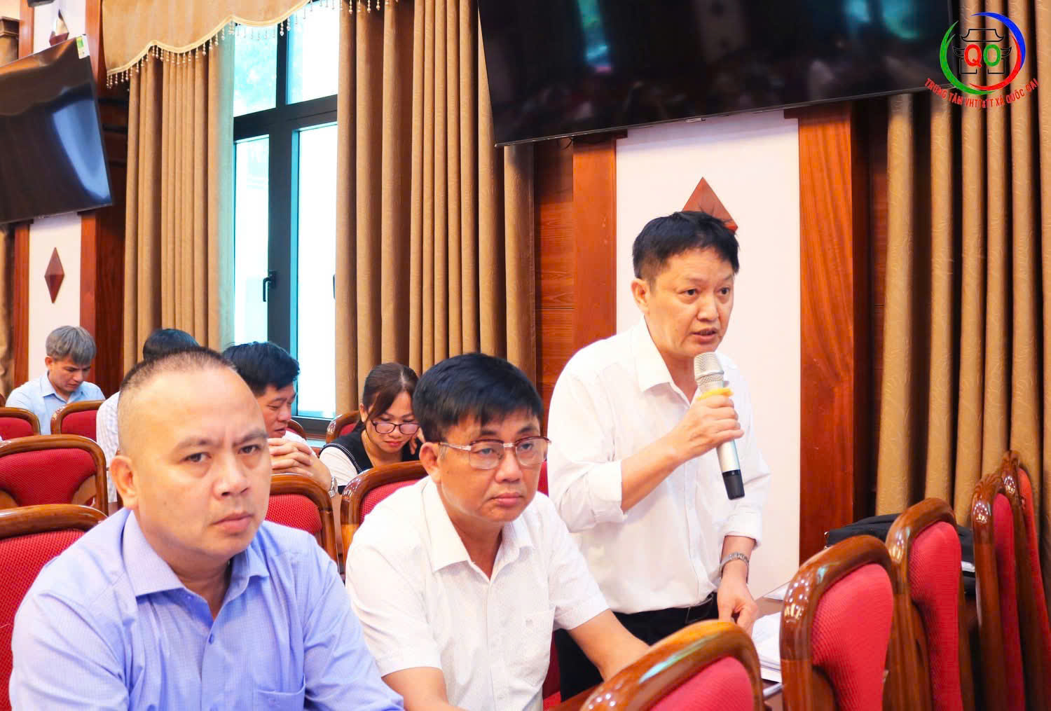 Đảng ủy xã Quốc Oai tổ chức hội nghị góp ý dự thảo báo cáo chính trị Đại hội Đảng bộ xã lần thứ Nhất - ảnh 8