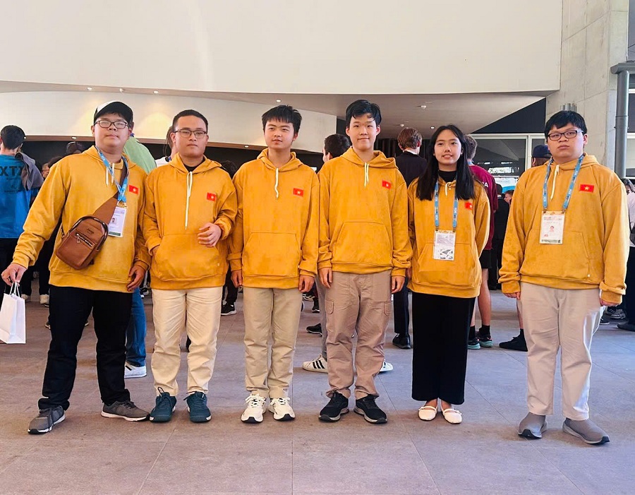 6/6 học sinh Việt Nam đều đạt huy chương tại Kì thi Olympic Toán quốc tế (IMO) năm 2025 - ảnh 1