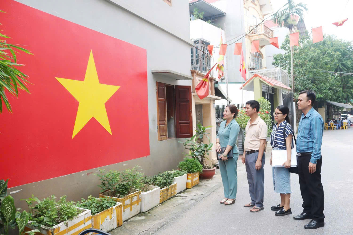 Lan tỏa ý thức cộng đồng, chung tay làm đẹp quê hương - ảnh 11